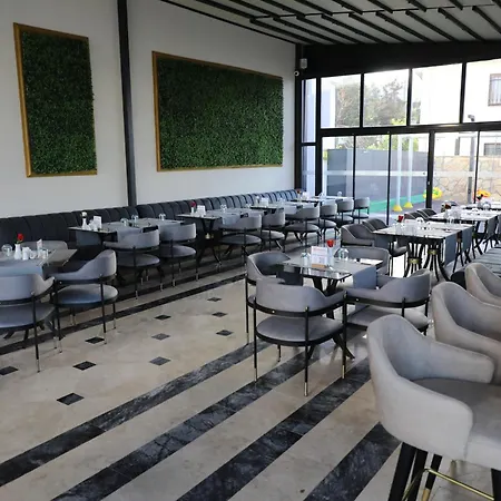 Roseira Mar-inn Luxury Hotel